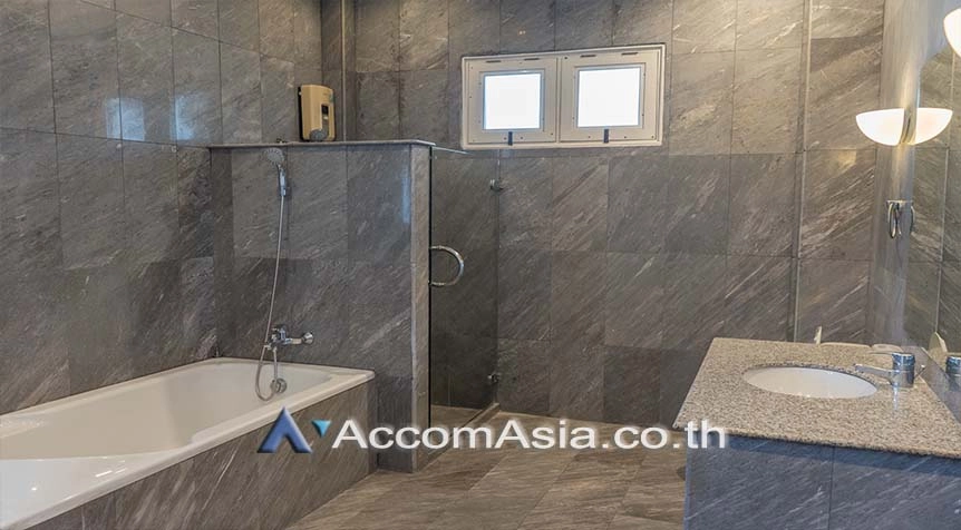 6  4 br House For Rent in Sukhumvit ,Bangkok BTS Phra khanong 10002201