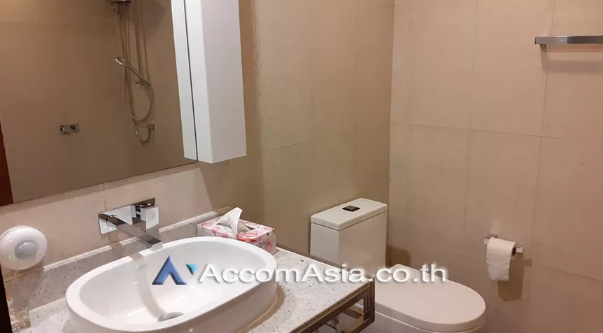 11  2 br Condominium For Sale in Silom ,Bangkok BTS Chong Nonsi at Quad Silom AA26394