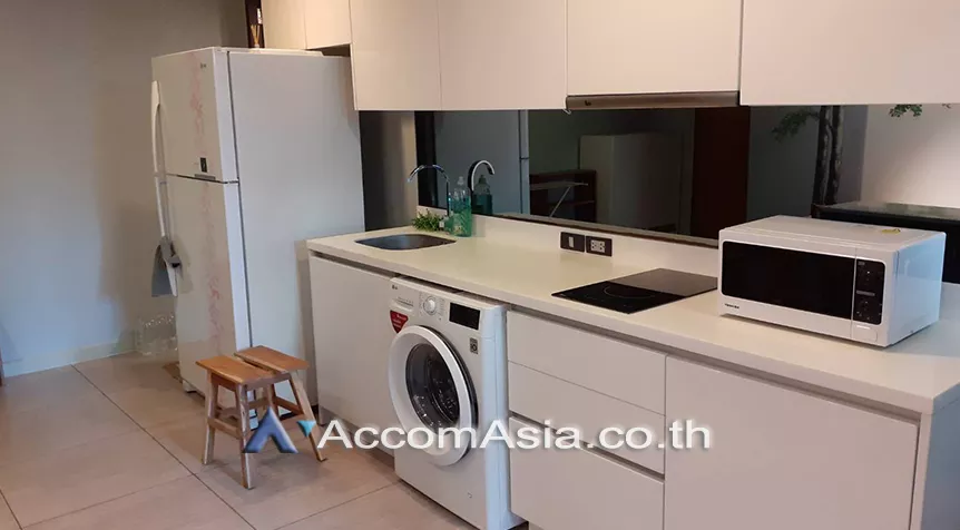 8  2 br Condominium For Sale in Silom ,Bangkok BTS Chong Nonsi at Quad Silom AA26394