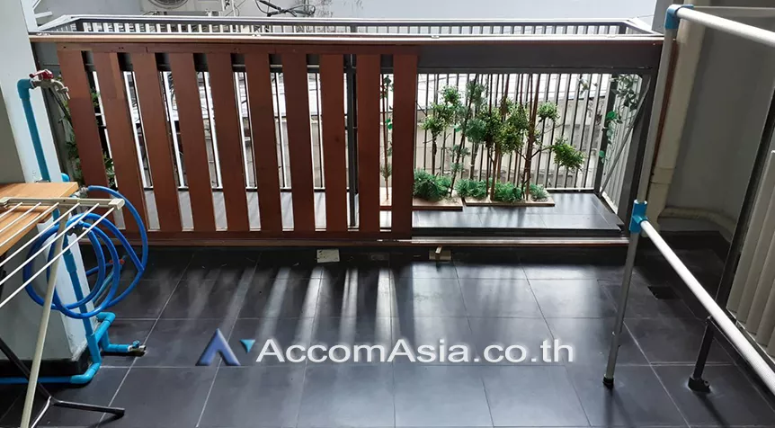 9  2 br Condominium For Sale in Silom ,Bangkok BTS Chong Nonsi at Quad Silom AA26394