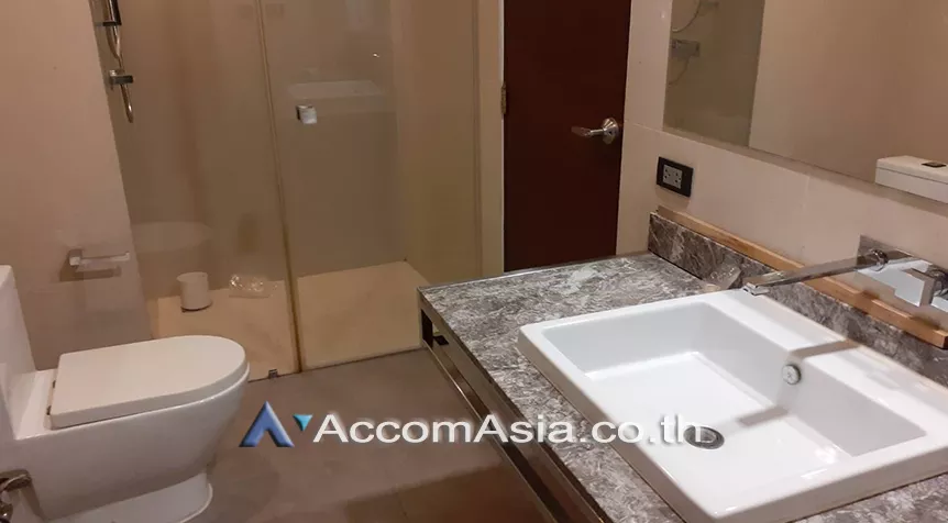 10  2 br Condominium For Sale in Silom ,Bangkok BTS Chong Nonsi at Quad Silom AA26394