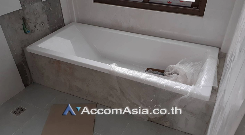  1  3 br House for rent and sale in Sathorn ,Bangkok MRT Lumphini AA26397