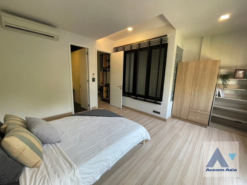 14  2 br Townhouse For Rent in New Phetchaburi ,Bangkok MRT Phetchaburi AA26415