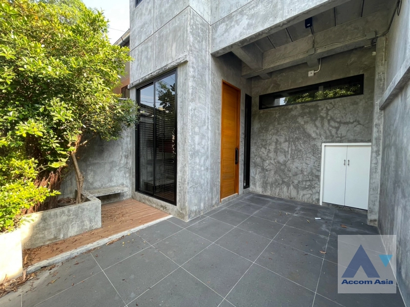 21  2 br Townhouse For Rent in New Phetchaburi ,Bangkok MRT Phetchaburi AA26415