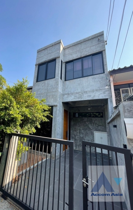 unitHome Office, Pet friendly |  2 Bedrooms  Townhouse For Rent in New Phetchaburi, Bangkok  near MRT Phetchaburi (AA26415)