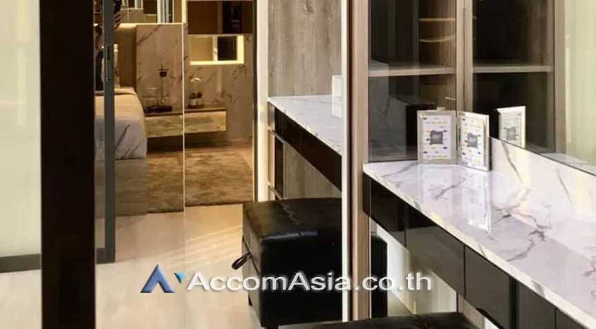 unit 1 Bedroom  Condominium For Rent in Ploenchit, Bangkok  near BTS Ploenchit (AA26422)
