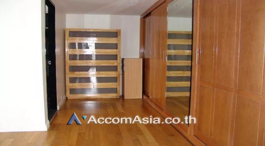 unit 2 Bedrooms  Condominium For Rent in Sukhumvit, Bangkok  near BTS Asok - MRT Sukhumvit (AA26432)