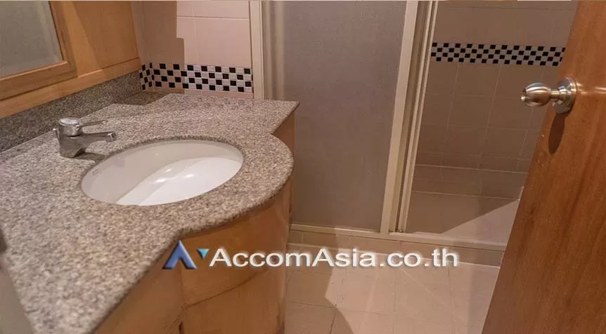 14  4 br Townhouse For Rent in Sukhumvit ,Bangkok BTS Phrom Phong at Townhouse in compound AA26434