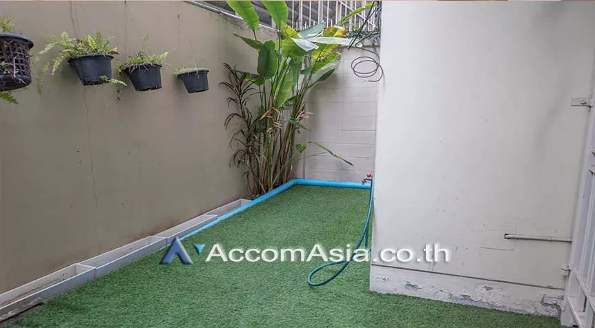 20  4 br Townhouse For Rent in Sukhumvit ,Bangkok BTS Phrom Phong at Townhouse in compound AA26434
