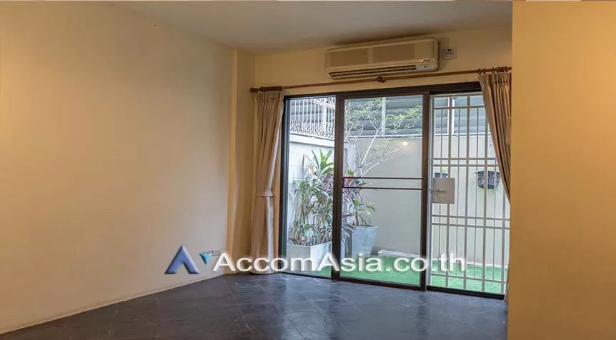 21  4 br Townhouse For Rent in Sukhumvit ,Bangkok BTS Phrom Phong at Townhouse in compound AA26434