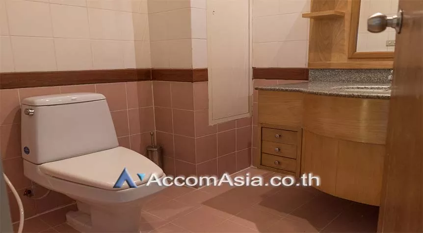  1  4 br Townhouse For Rent in Sukhumvit ,Bangkok BTS Phrom Phong at Townhouse in compound AA26434