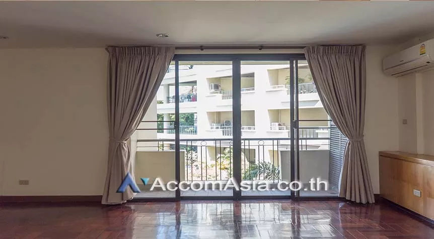 6  4 br Townhouse For Rent in Sukhumvit ,Bangkok BTS Phrom Phong at Townhouse in compound AA26434