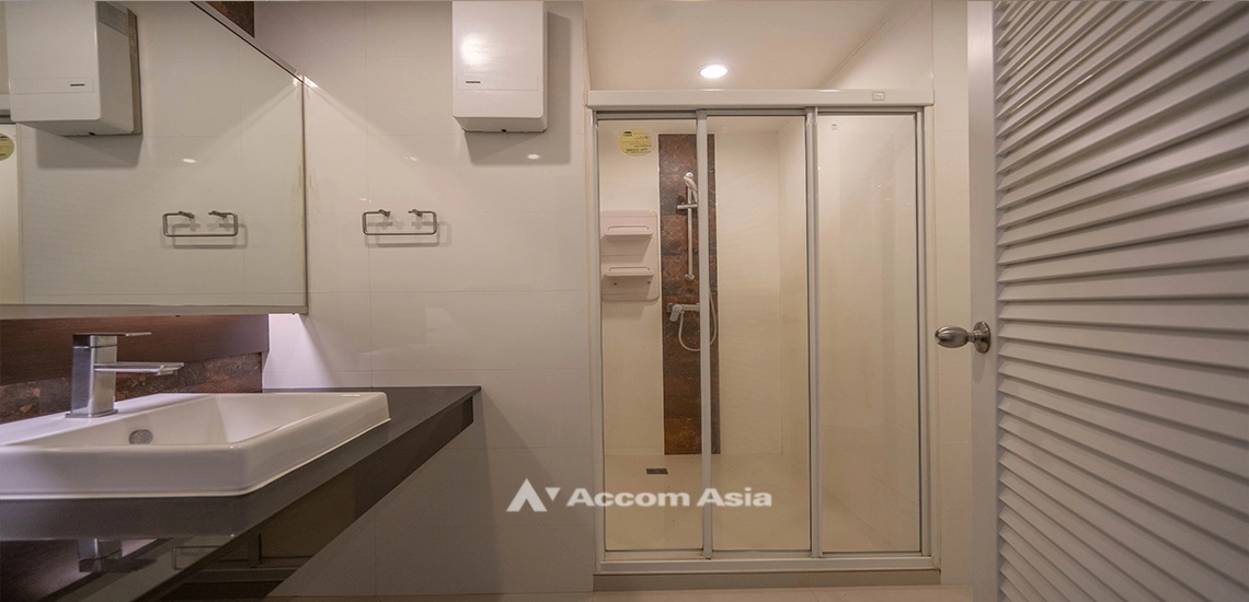 8  2 br Apartment For Rent in Sukhumvit ,Bangkok BTS Asok - MRT Sukhumvit at Spacious Room 24095