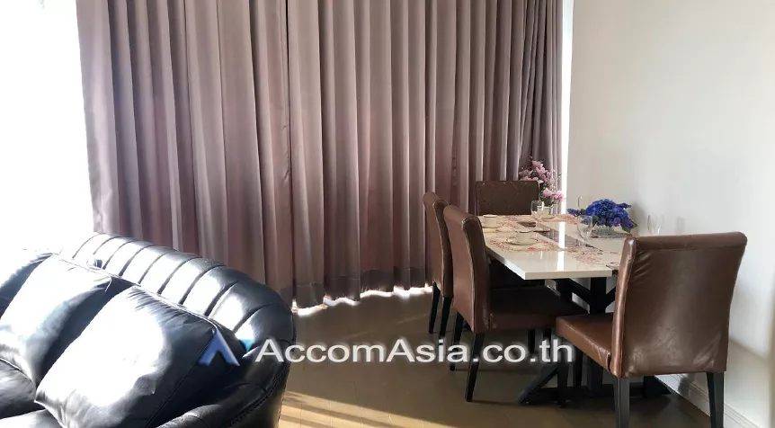  2 Bedrooms  Condominium For Rent in Ploenchit, Bangkok  near BTS Ratchadamri (AA26437)