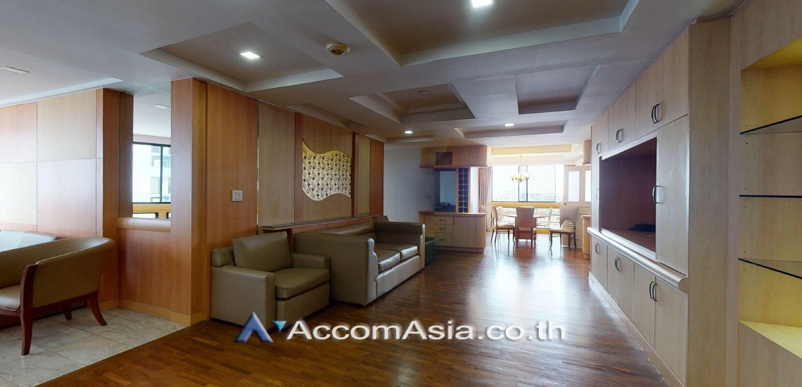 Pet friendly |  3 Bedrooms  Condominium For Rent & Sale in Sukhumvit, Bangkok  near BTS Phrom Phong (AA26440)