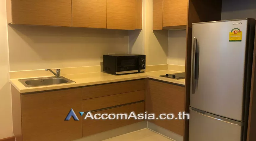 unit 1 Bedroom  Condominium For Rent in Ploenchit, Bangkok  near BTS Ratchadamri (AA26446)