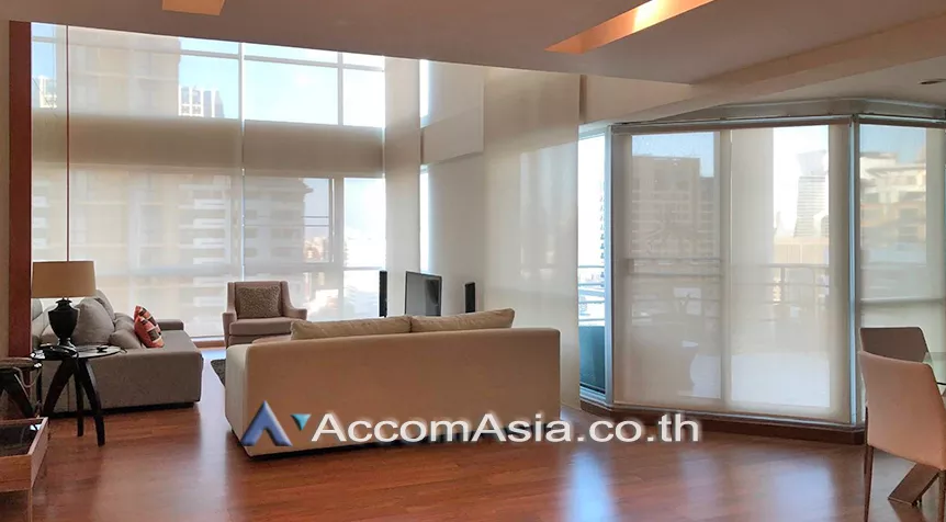  2 Bedrooms  Condominium For Rent in Ploenchit, Bangkok  near BTS Ratchadamri (AA26450)