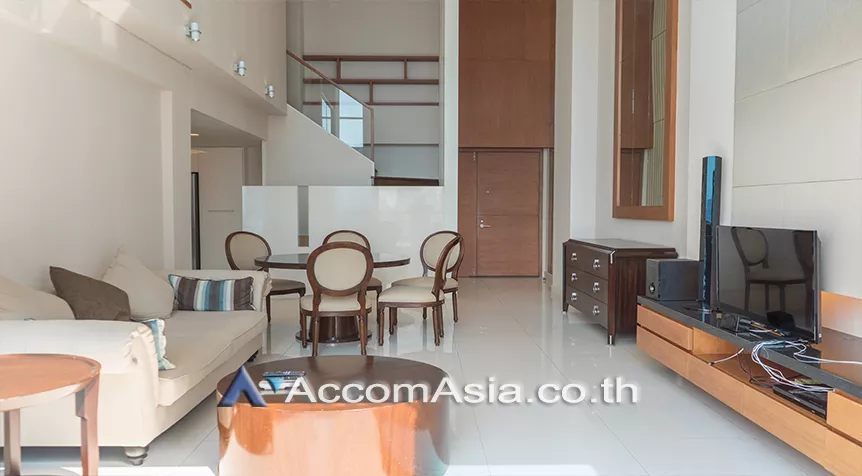 Duplex Condo |  2 Bedrooms  Condominium For Rent in Ploenchit, Bangkok  near BTS Ratchadamri (AA26453)