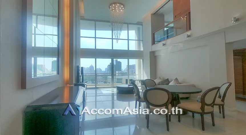 Duplex Condo |  2 Bedrooms  Condominium For Rent in Ploenchit, Bangkok  near BTS Ratchadamri (AA26453)