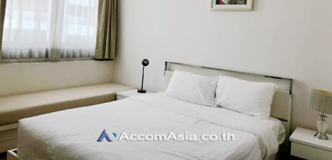  2 Bedrooms  Condominium For Rent in Ploenchit, Bangkok  near BTS Ratchadamri (AA26454)