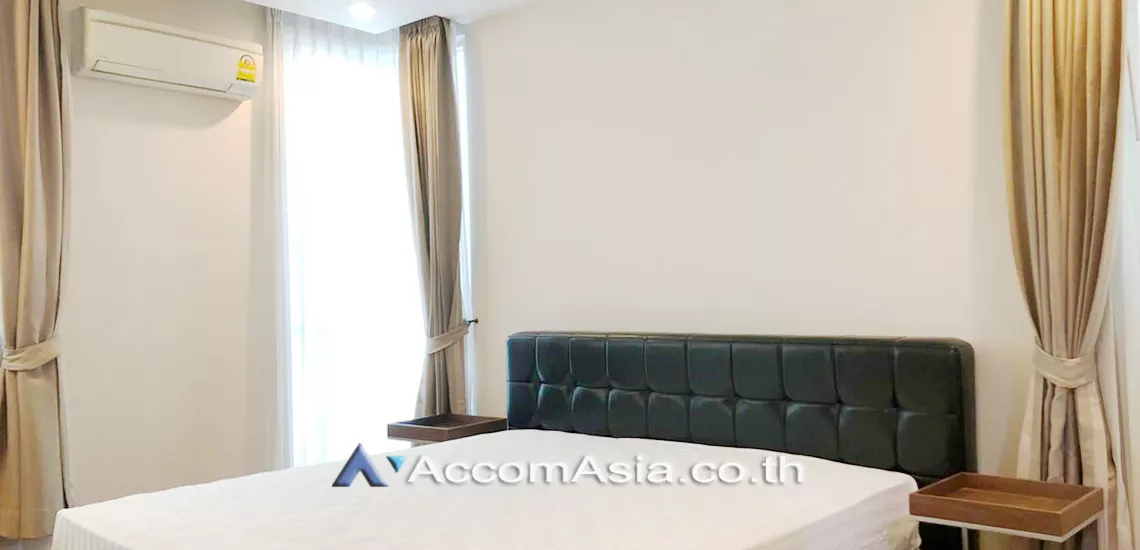 unit 2 Bedrooms  Condominium For Rent & Sale in Ploenchit, Bangkok  near BTS Ratchadamri (AA26454)