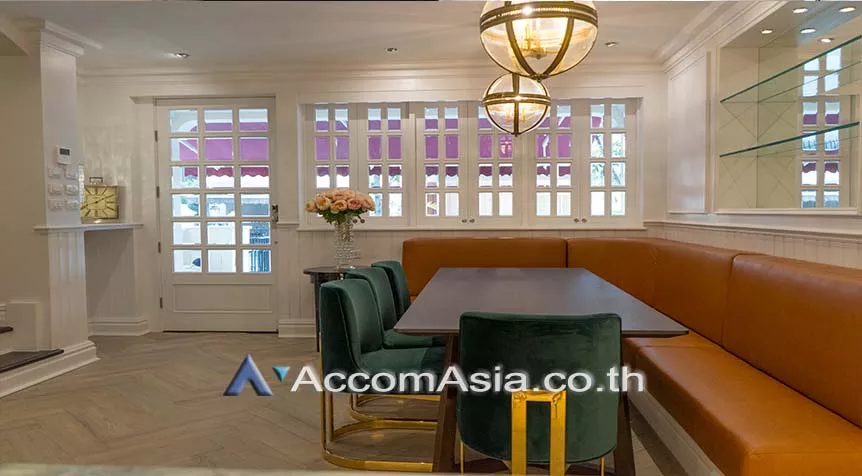 Pet friendly |  4 Bedrooms  House For Sale in Sukhumvit, Bangkok  near BTS Thong Lo (AA26459)