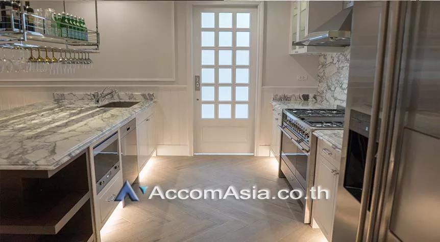 Pet friendly |  4 Bedrooms  House For Sale in Sukhumvit, Bangkok  near BTS Thong Lo (AA26459)