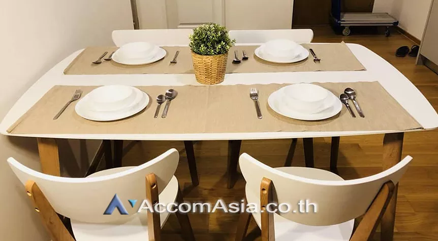 unit 2 Bedrooms  Condominium For Rent & Sale in Silom, Bangkok  near BTS Surasak (AA26469)