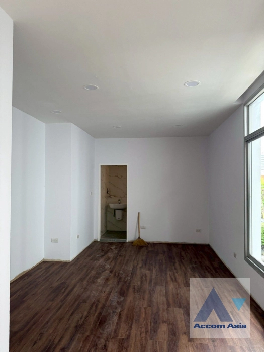 9  3 br House for rent and sale in Sukhumvit ,Bangkok BTS Phra khanong AA26473