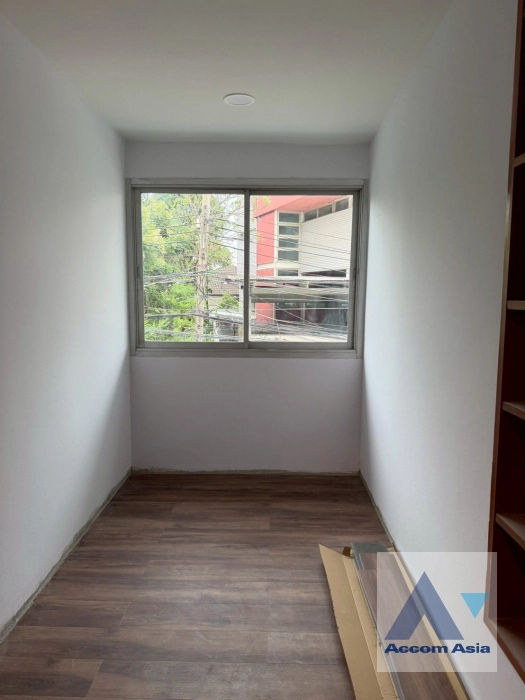 6  3 br House for rent and sale in Sukhumvit ,Bangkok BTS Phra khanong AA26473