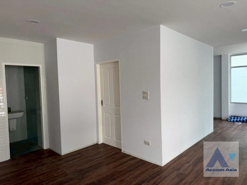 13  3 br House for rent and sale in Sukhumvit ,Bangkok BTS Phra khanong AA26473