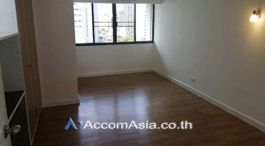 5  3 br Apartment For Rent in Ploenchit ,Bangkok BTS Ratchadamri at High rise and Peaceful AA26481