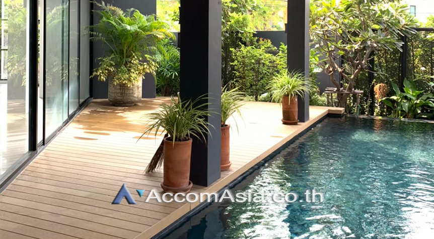  1  5 br House For Sale in Sukhumvit ,Bangkok BTS Phra khanong AA26511