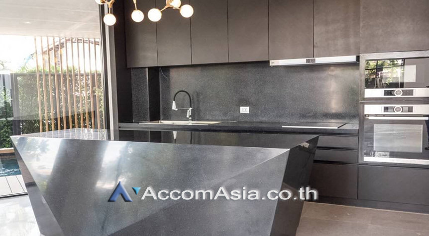 7  5 br House For Sale in Sukhumvit ,Bangkok BTS Phra khanong AA26511
