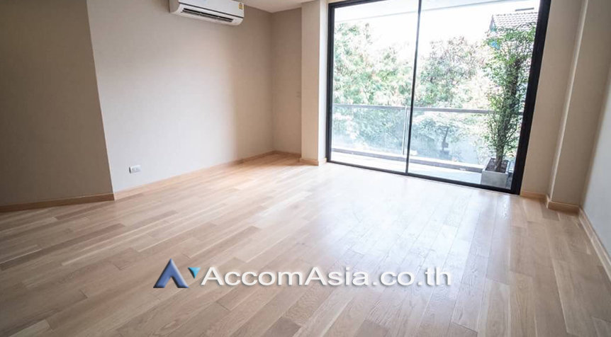 12  5 br House For Sale in Sukhumvit ,Bangkok BTS Phra khanong AA26511