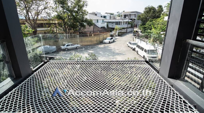 15  5 br House For Sale in Sukhumvit ,Bangkok BTS Phra khanong AA26511