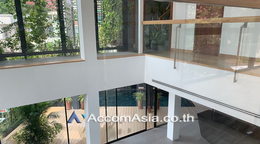 8  5 br House For Sale in Sukhumvit ,Bangkok BTS Phra khanong AA26511