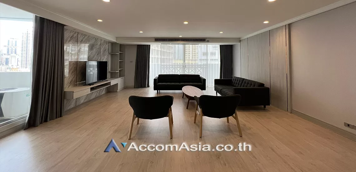Pet friendly |  4 Bedrooms  Apartment For Rent in Sukhumvit, Bangkok  near BTS Asok - MRT Sukhumvit (AA26521)