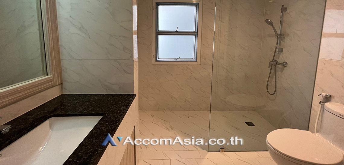 25  4 br Apartment For Rent in Sukhumvit ,Bangkok BTS Asok - MRT Sukhumvit at Newly renovated modern style living place AA26521