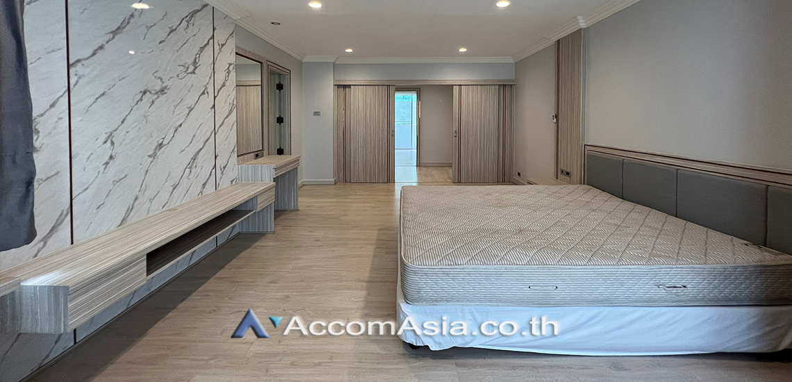 13  4 br Apartment For Rent in Sukhumvit ,Bangkok BTS Asok - MRT Sukhumvit at Newly renovated modern style living place AA26521