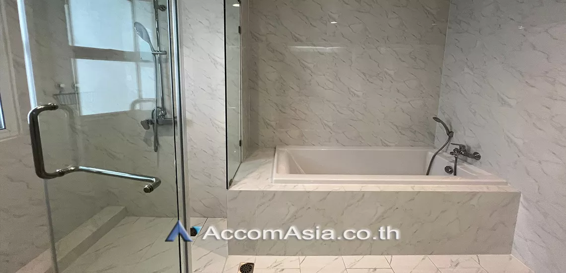 22  4 br Apartment For Rent in Sukhumvit ,Bangkok BTS Asok - MRT Sukhumvit at Newly renovated modern style living place AA26521
