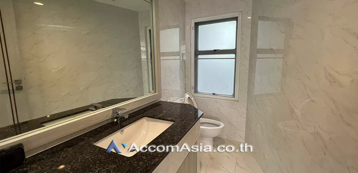 23  4 br Apartment For Rent in Sukhumvit ,Bangkok BTS Asok - MRT Sukhumvit at Newly renovated modern style living place AA26521