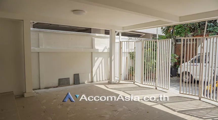 13  3 br Townhouse For Rent in Sukhumvit ,Bangkok BTS Nana AA26522