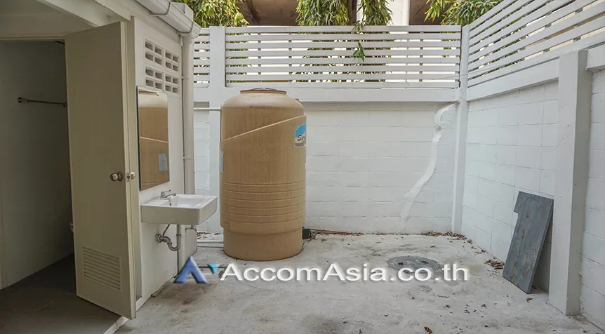 unitHome Office |  3 Bedrooms  Townhouse For Rent in Sukhumvit, Bangkok  near BTS Nana (AA26522)