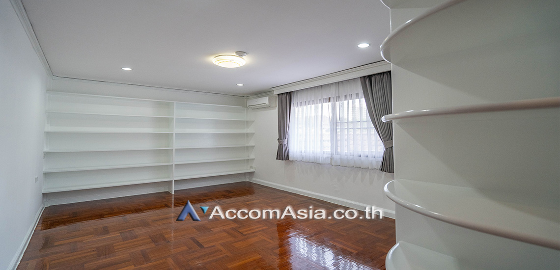 11  4 br House For Rent in Sukhumvit ,Bangkok BTS Phrom Phong at Kid Friendly House Compound AA26528