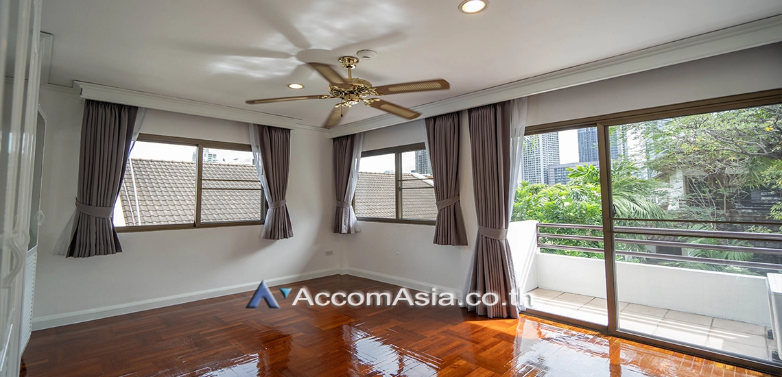 13  4 br House for rent and sale in Sukhumvit ,Bangkok BTS Phrom Phong at Kid Friendly House Compound AA26528