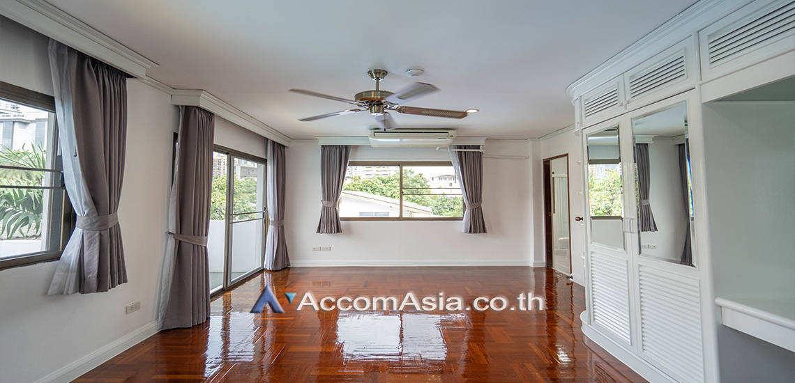 14  4 br House For Rent in Sukhumvit ,Bangkok BTS Phrom Phong at Kid Friendly House Compound AA26528