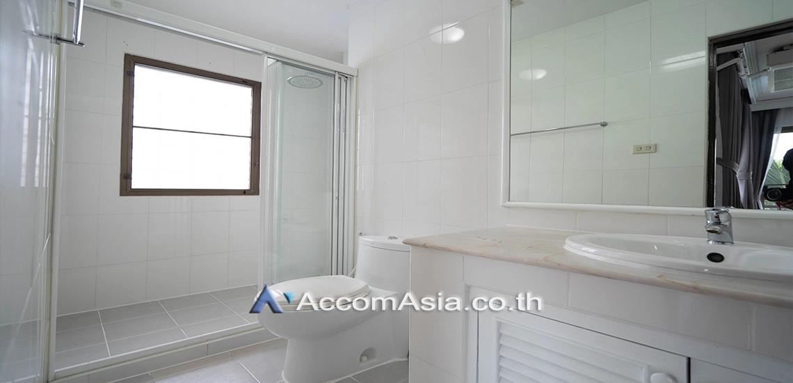 15  4 br House for rent and sale in Sukhumvit ,Bangkok BTS Phrom Phong at Kid Friendly House Compound AA26528