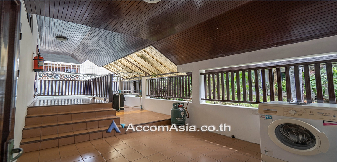 19  4 br House for rent and sale in Sukhumvit ,Bangkok BTS Phrom Phong at Kid Friendly House Compound AA26528