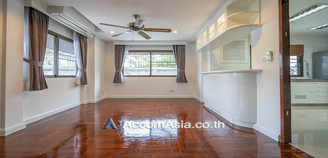 7  4 br House For Rent in Sukhumvit ,Bangkok BTS Phrom Phong at Kid Friendly House Compound AA26528